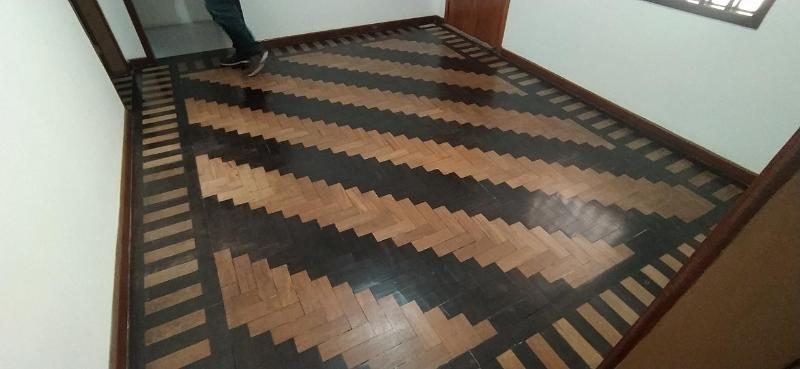 Vendo Casa com Riquezas de detalhes da construção original em Fradinhos.